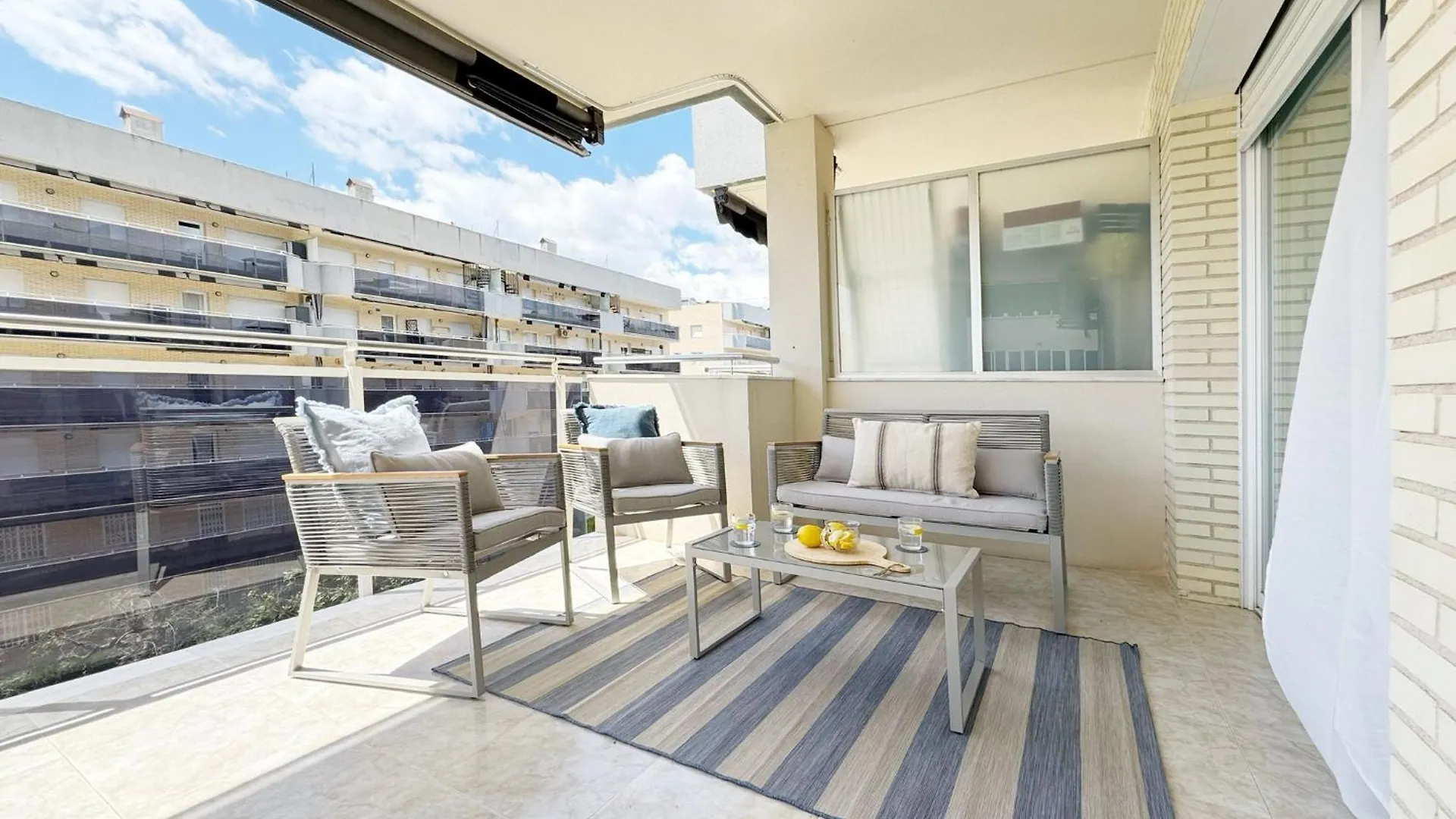 Ferienwohnung Cala Blanca Con Bonitas Vistas Piscina Y Portaventura La Pineda Apartment